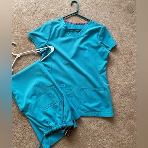 HeartSoul scrub set, turquoise. Medium top and medium petite bottoms